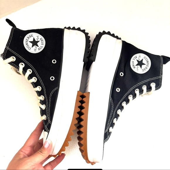 Converse Black/White Canvas Run Star Hike Platform Rugged Sneaker (10.5) - Picture 2 of 15